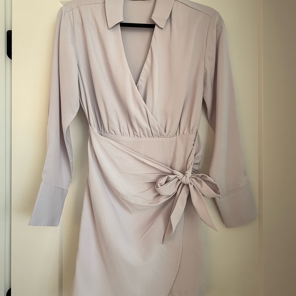 Elegant Wrap Dress in Light Gray